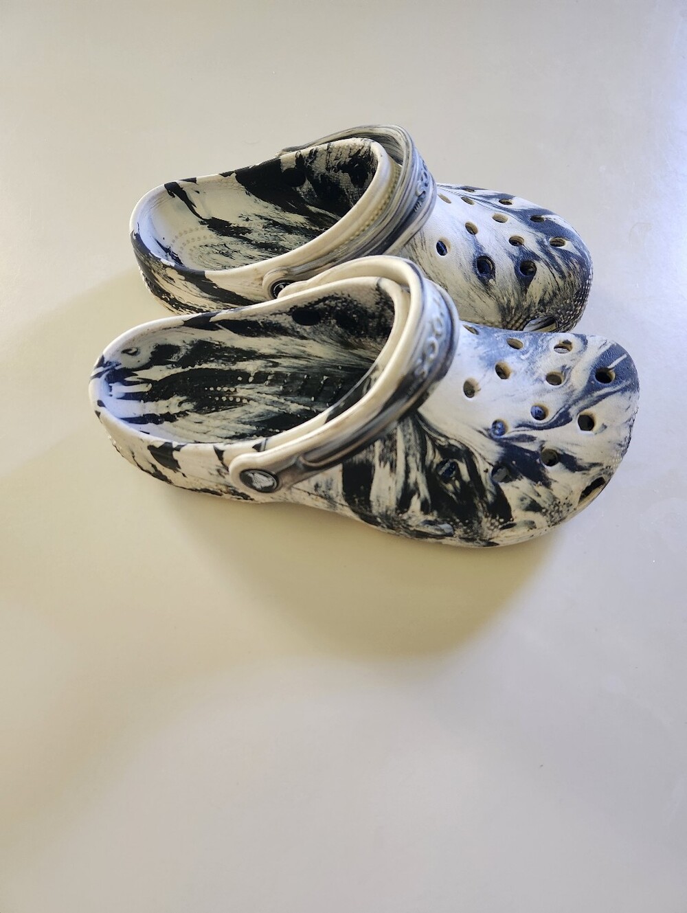 Girls' Crocs Size 8